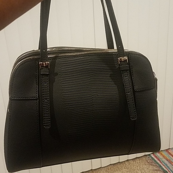 NWOT Black Textured Purse By Guess. - Picture 7 of 7